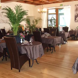3* Hotel Logis L'ecu De France